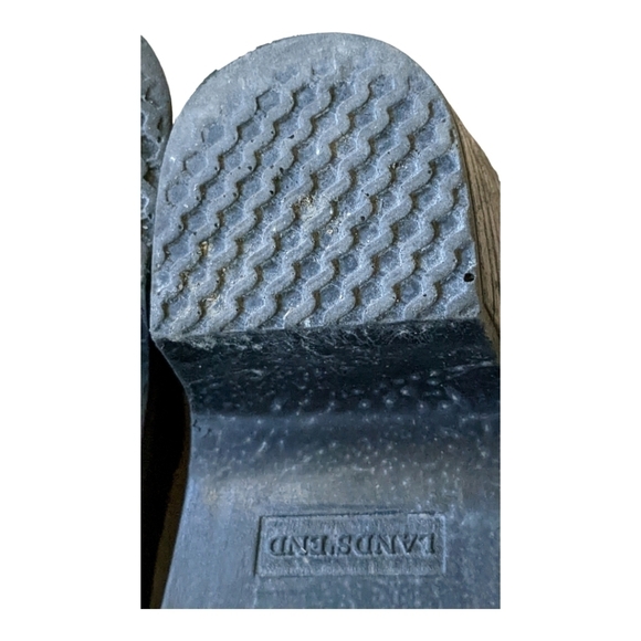 𝅺LANDS End Camden clog Fair Condition - Picture 2 of 6